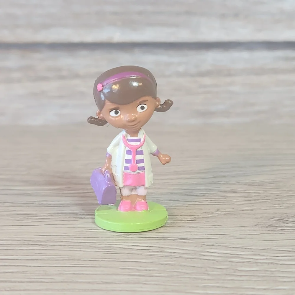 🖤 Disney Doc McStuffins Miniature Mini Figurine